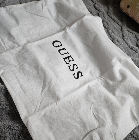 βοΈ Guess Ombre Tote π - Picture 7 of 7